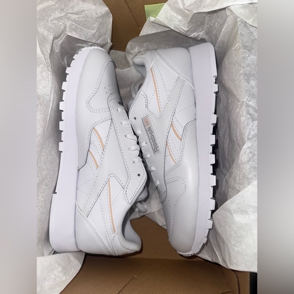Reebok Classic Leather Shoes - White NEW IN BOX - Picture 2 of 2